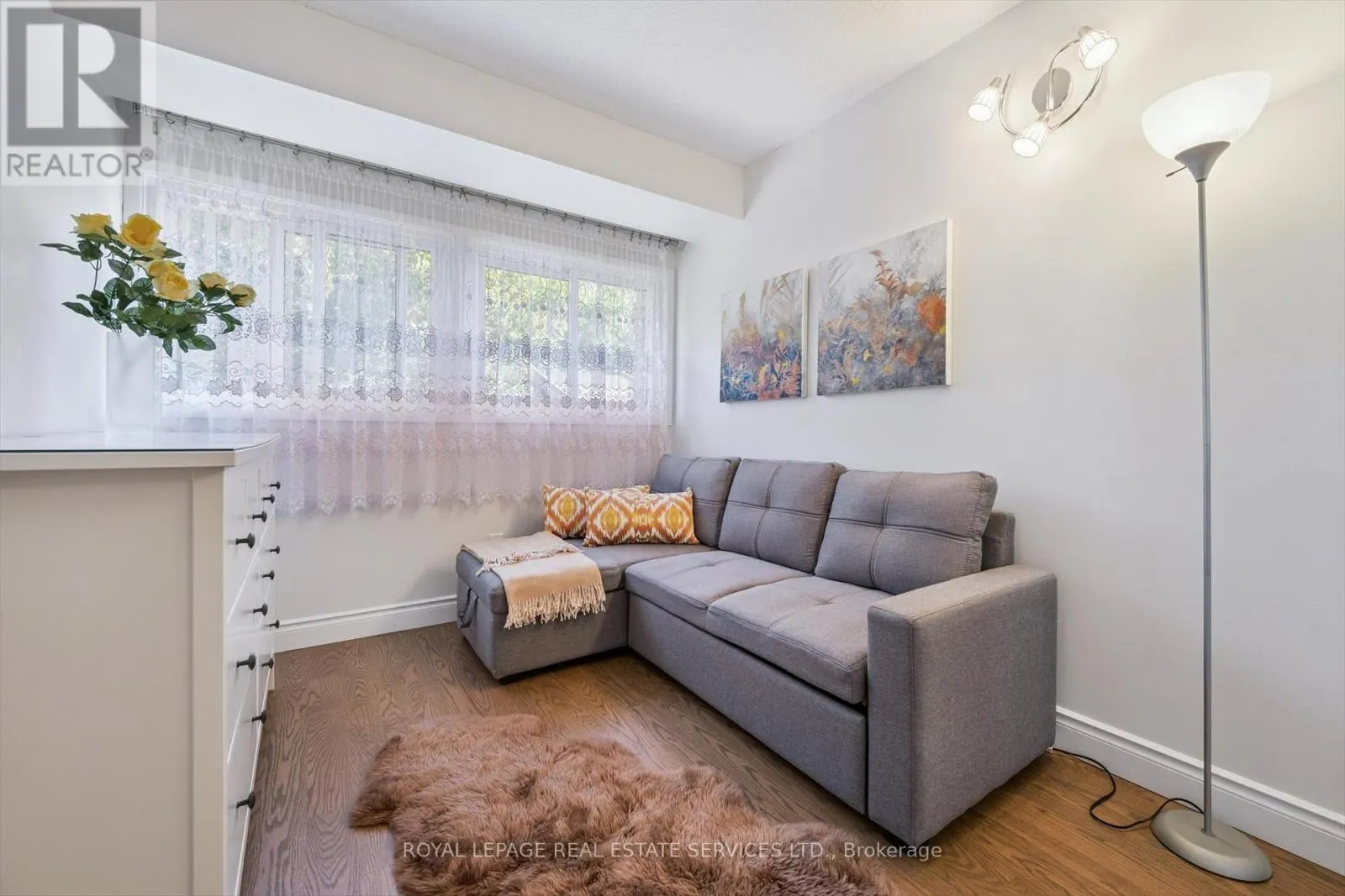24 - 915 INVERHOUSE DRIVE