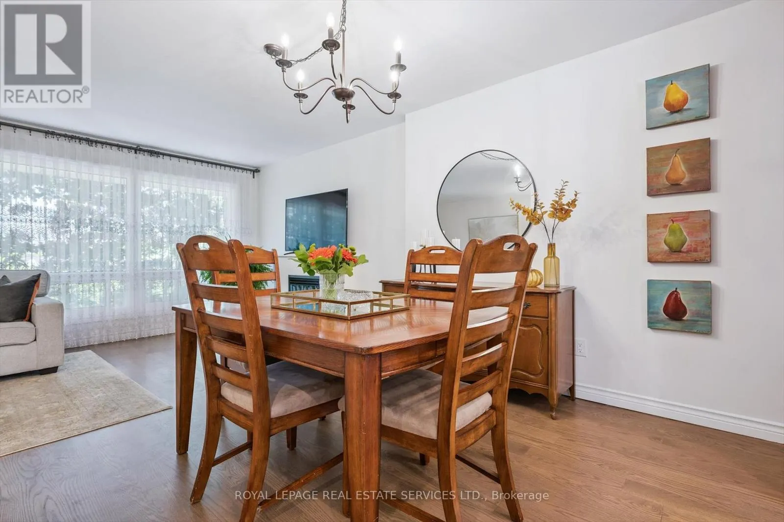 24 - 915 INVERHOUSE DRIVE