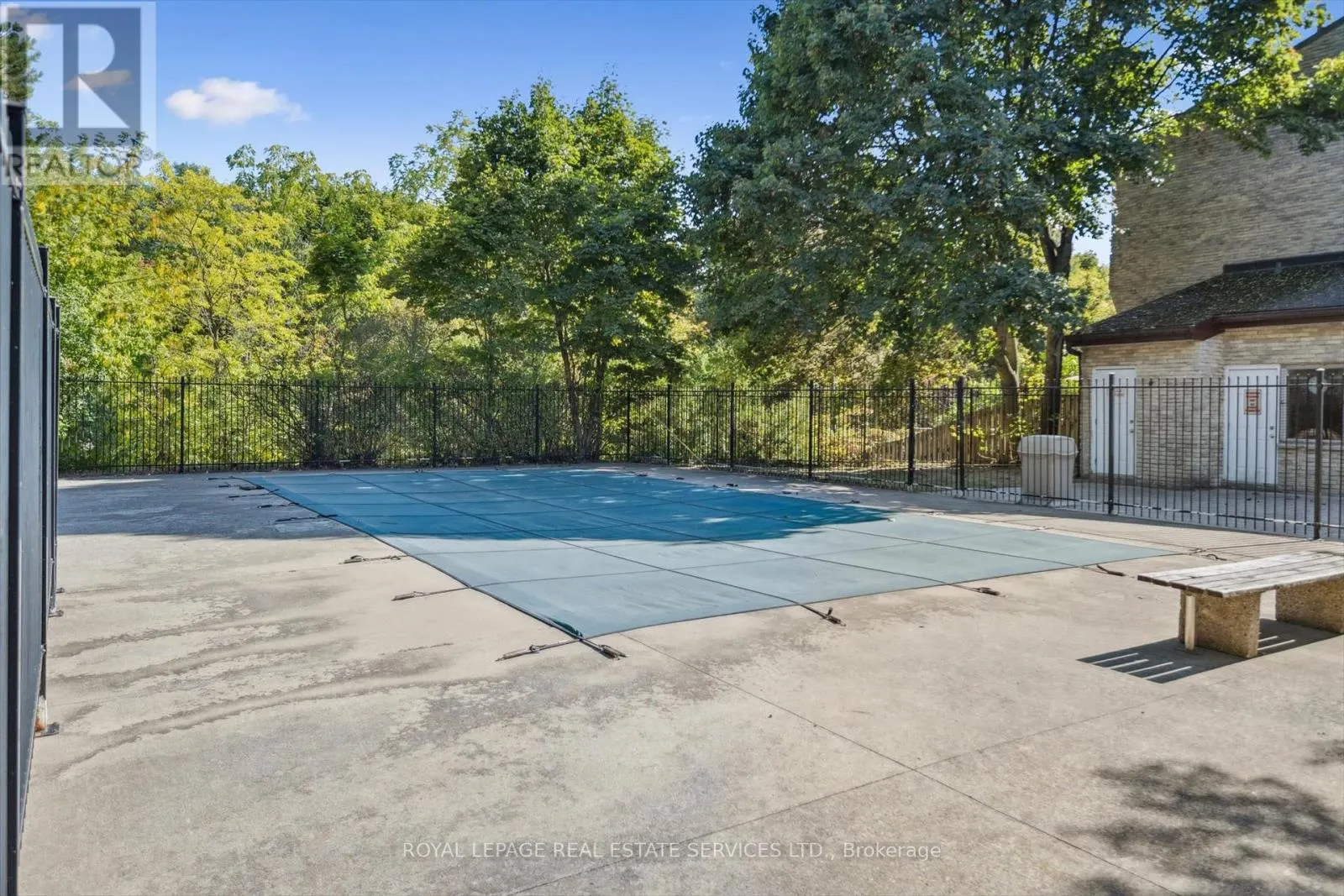 24 - 915 INVERHOUSE DRIVE