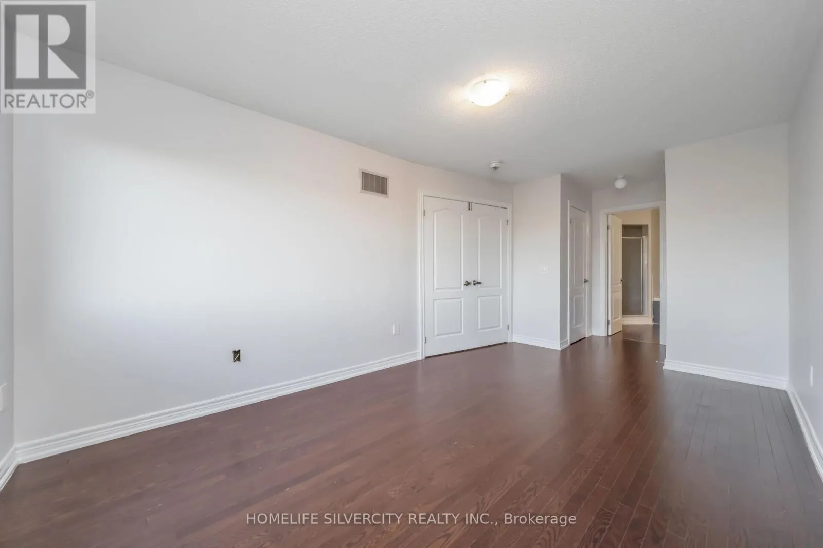 44 DAVENFIELD CIRCLE