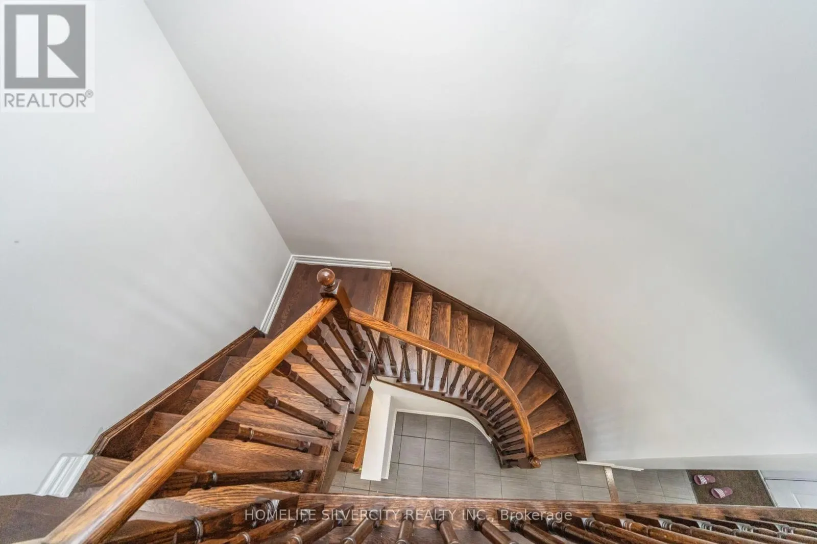 44 DAVENFIELD CIRCLE