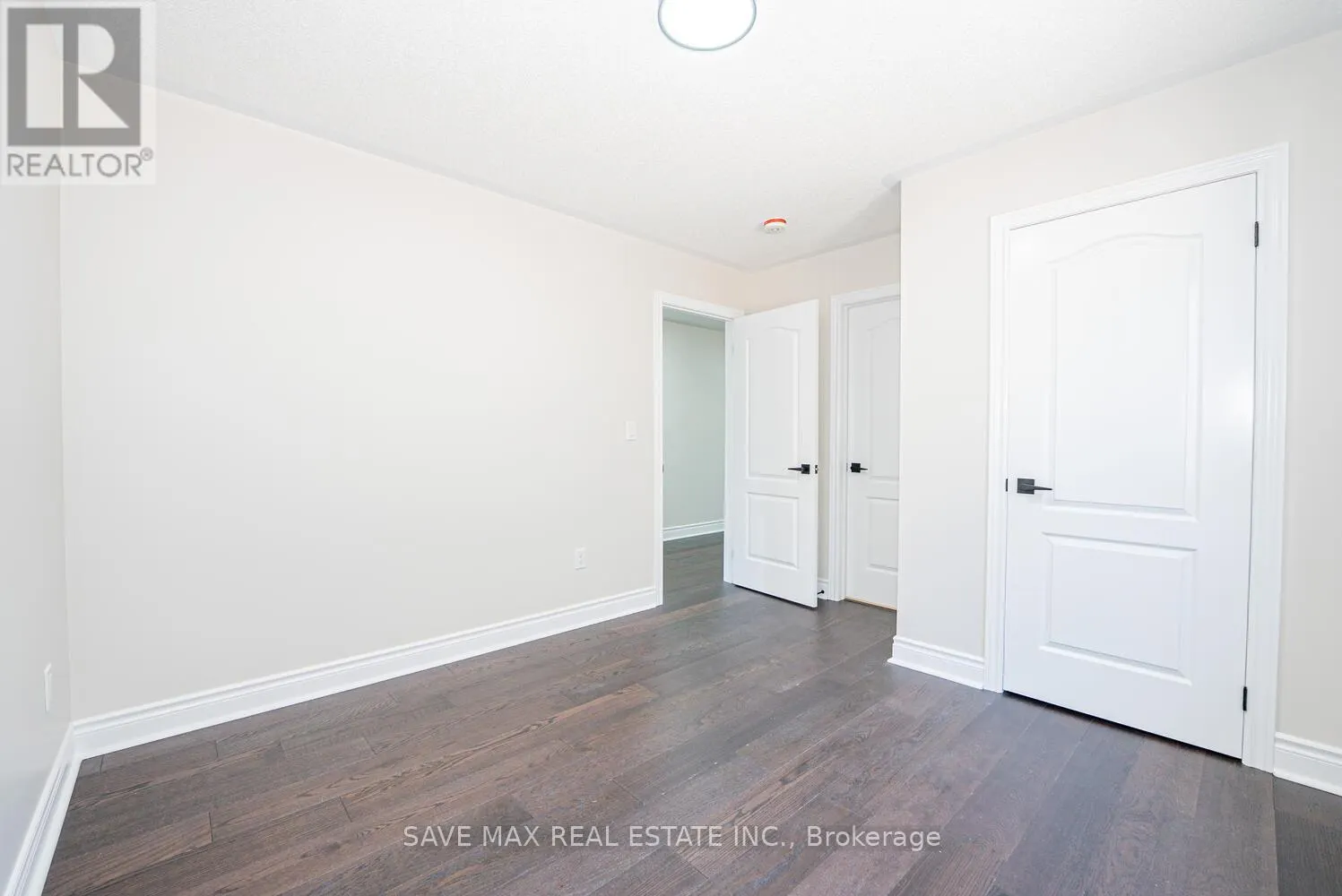 4 HANBURY CRESCENT