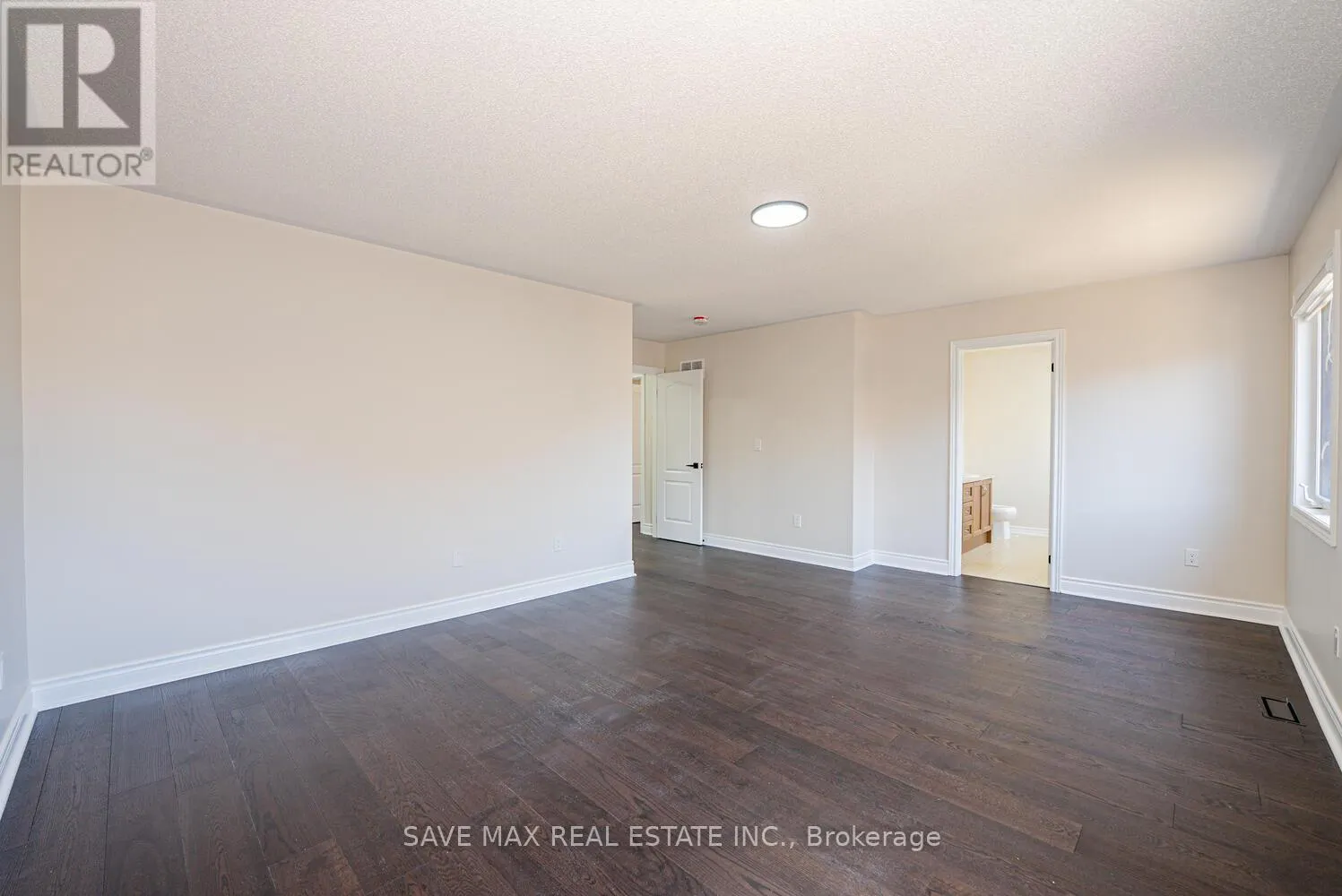 4 HANBURY CRESCENT