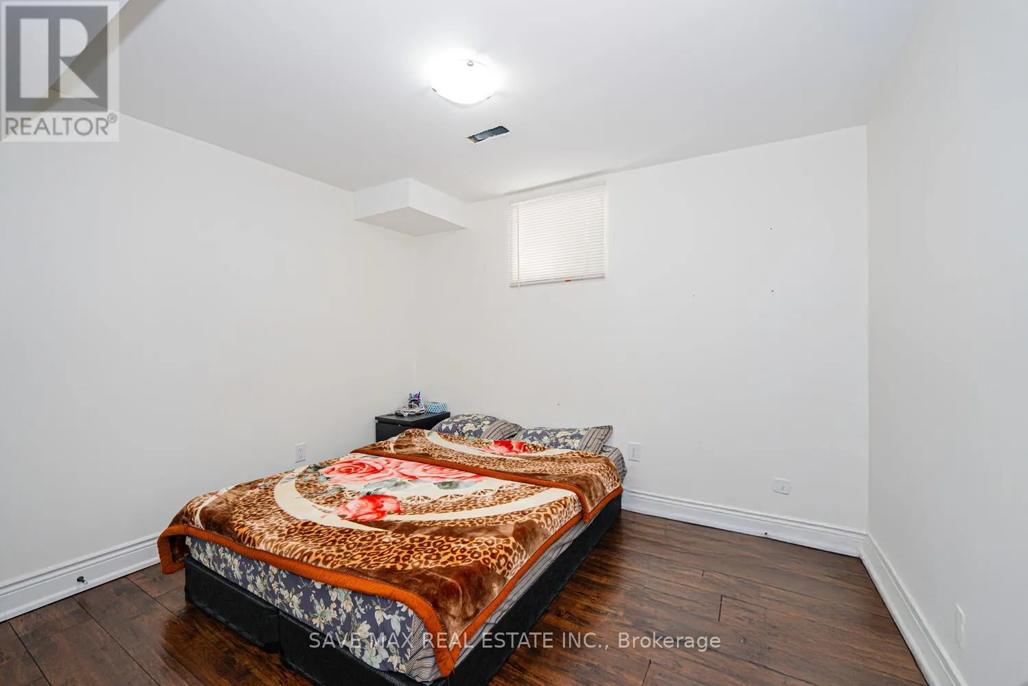 4 HANBURY CRESCENT