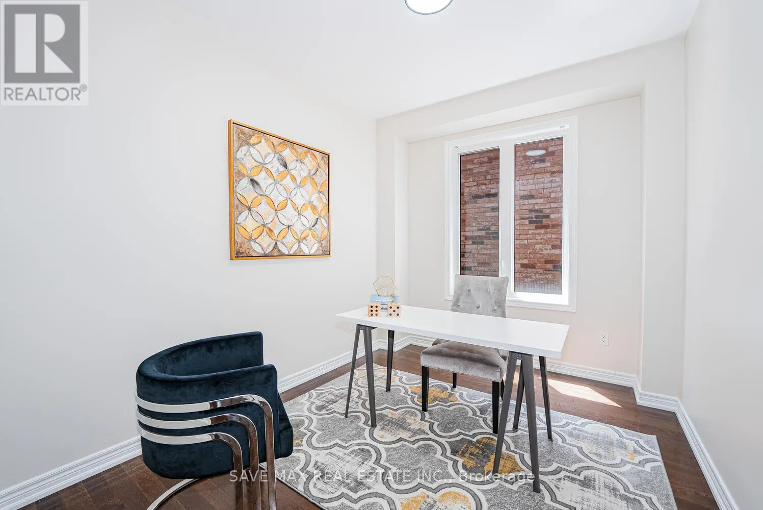 4 HANBURY CRESCENT