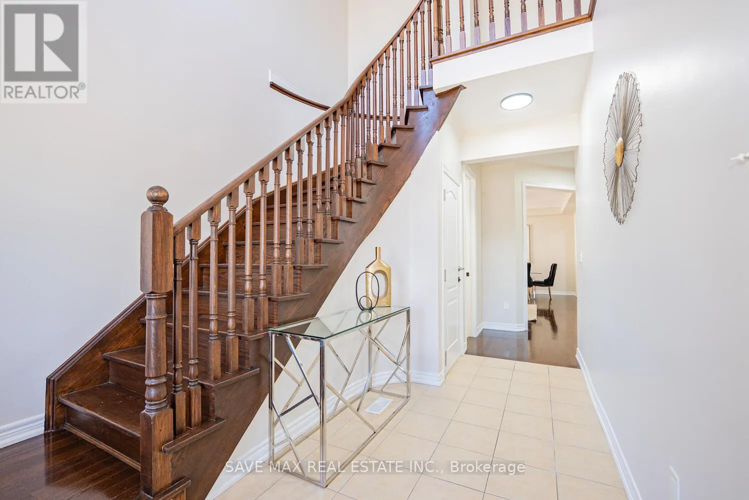 4 HANBURY CRESCENT