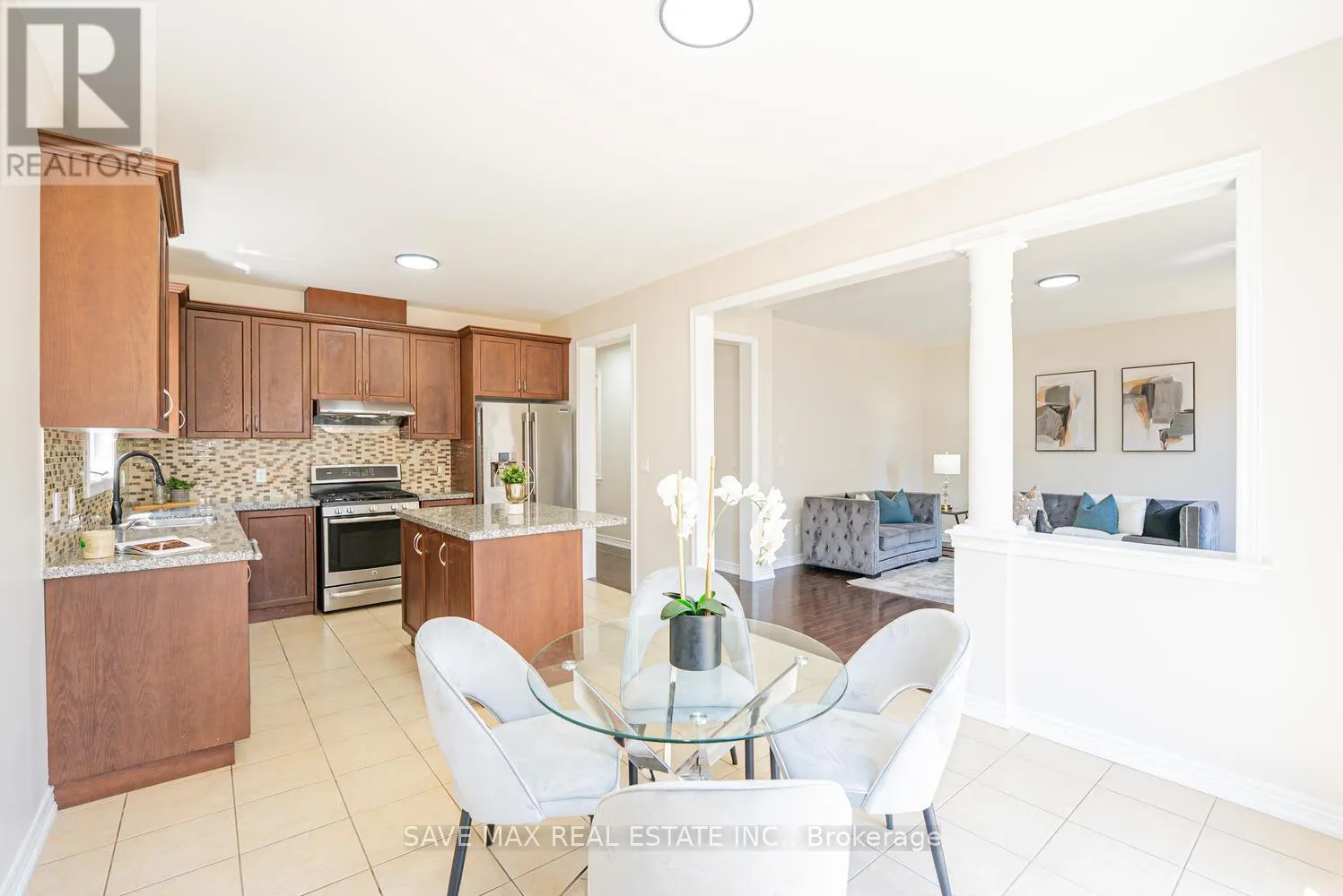 4 HANBURY CRESCENT