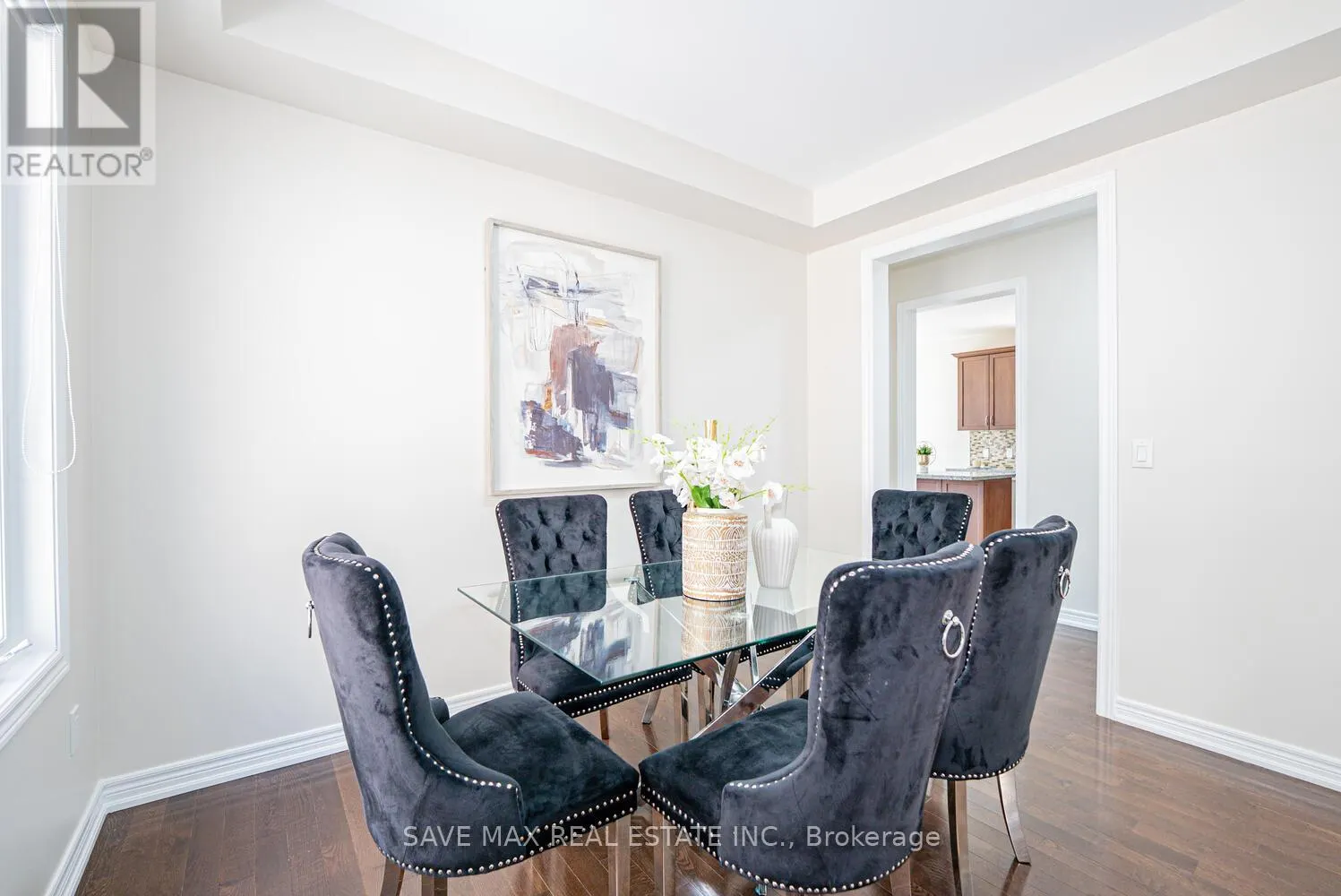 4 HANBURY CRESCENT