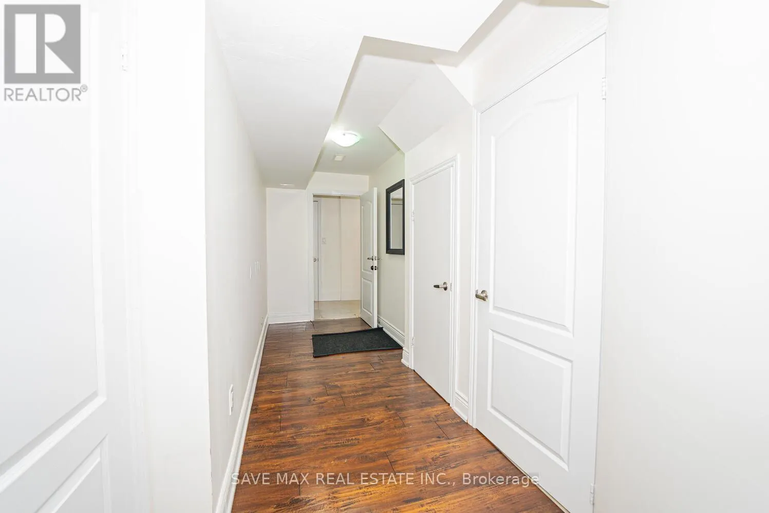 4 HANBURY CRESCENT