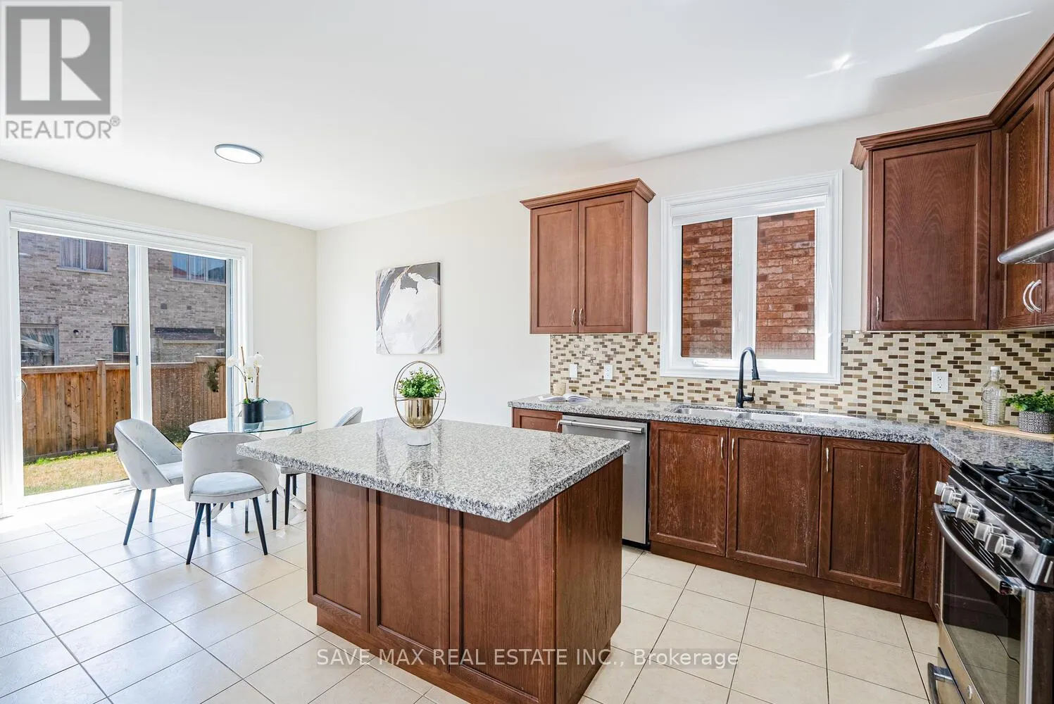 4 HANBURY CRESCENT