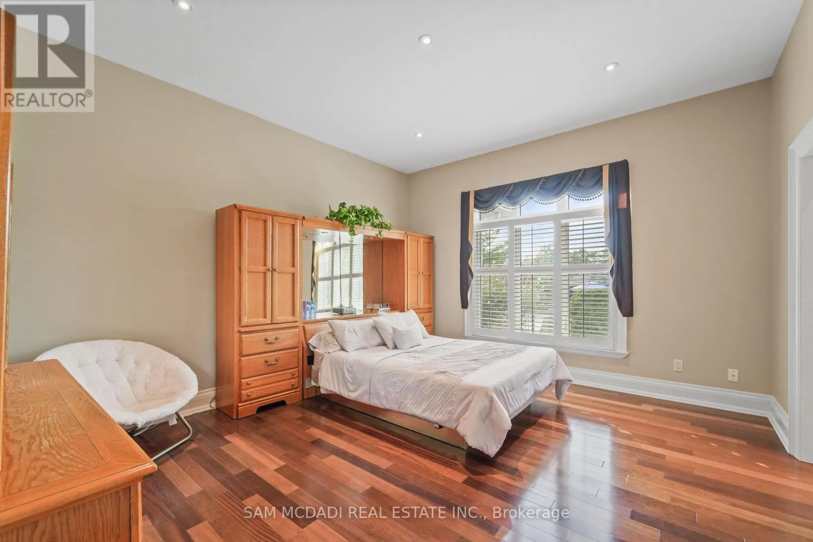 5431 APPLEBY LINE