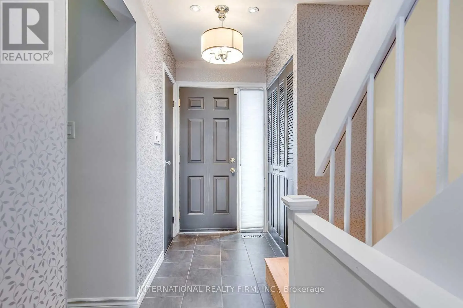 15 - 6855 GLEN ERIN DRIVE