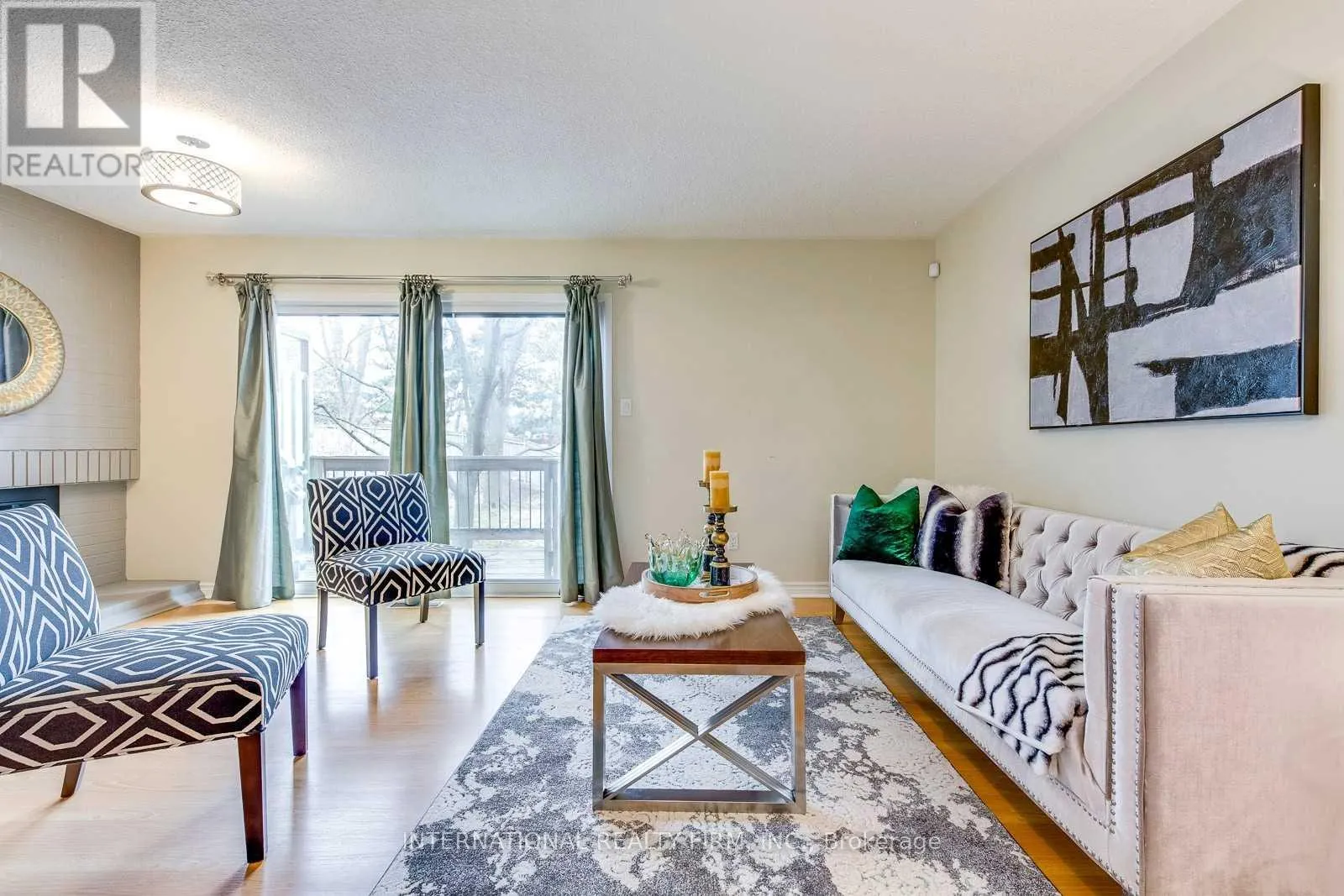 15 - 6855 GLEN ERIN DRIVE
