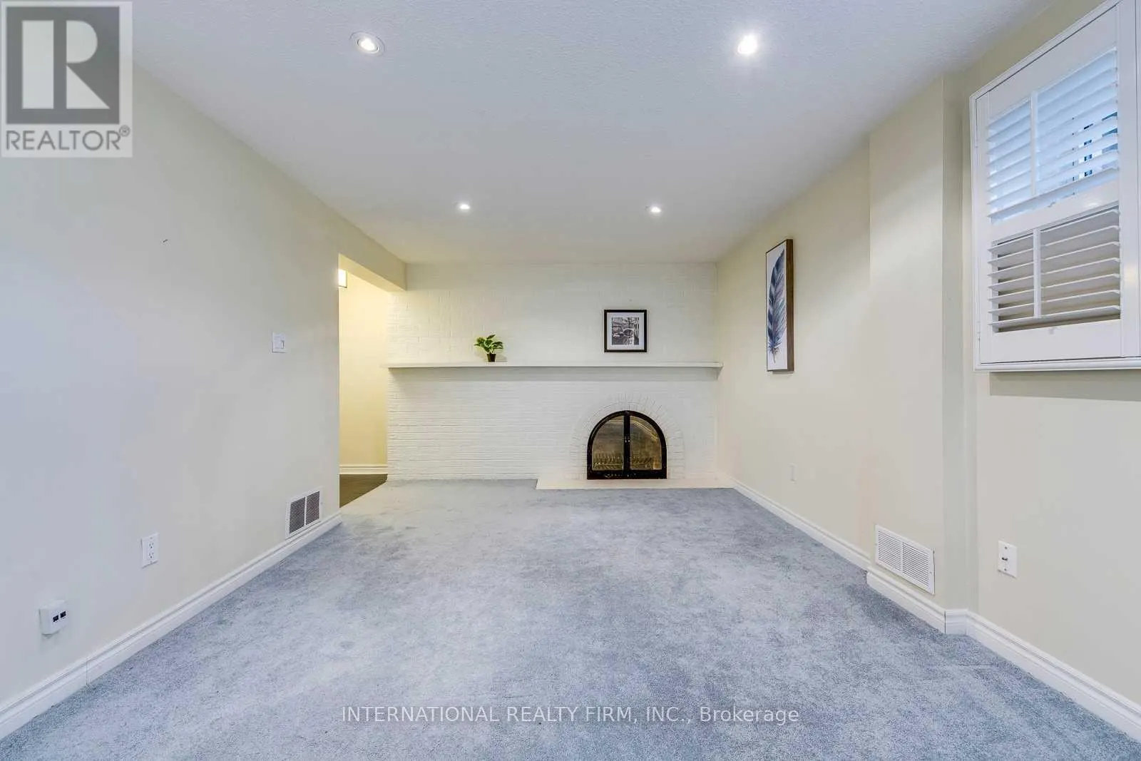 15 - 6855 GLEN ERIN DRIVE