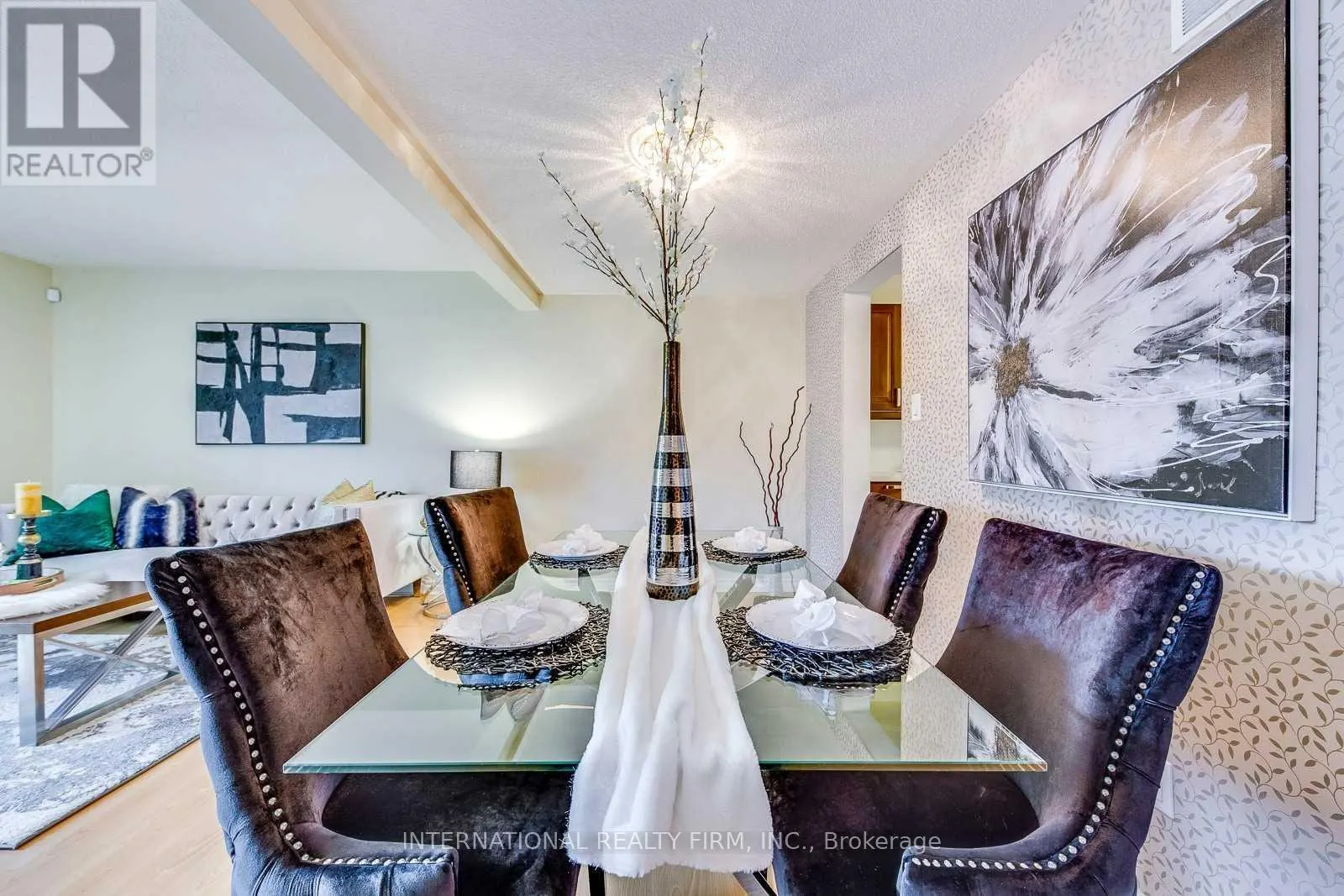 15 - 6855 GLEN ERIN DRIVE