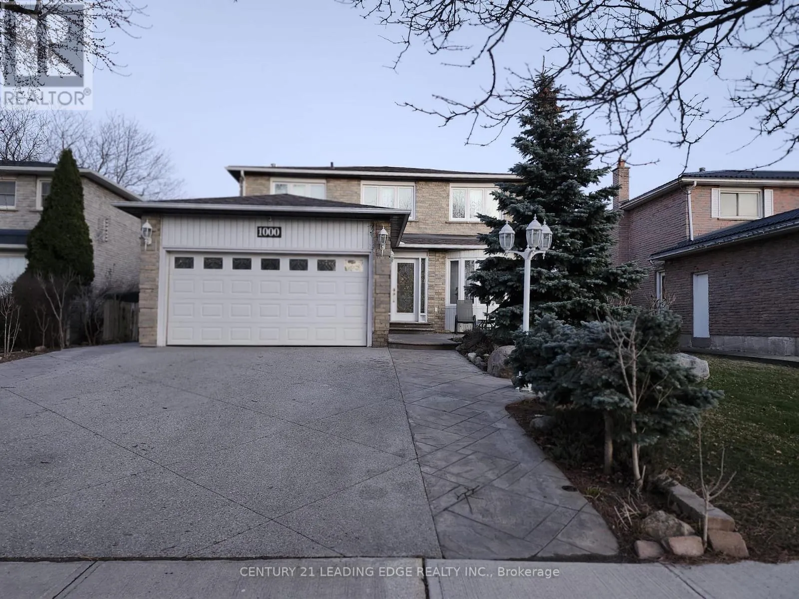 1000 LOVINGSTON CRESCENT