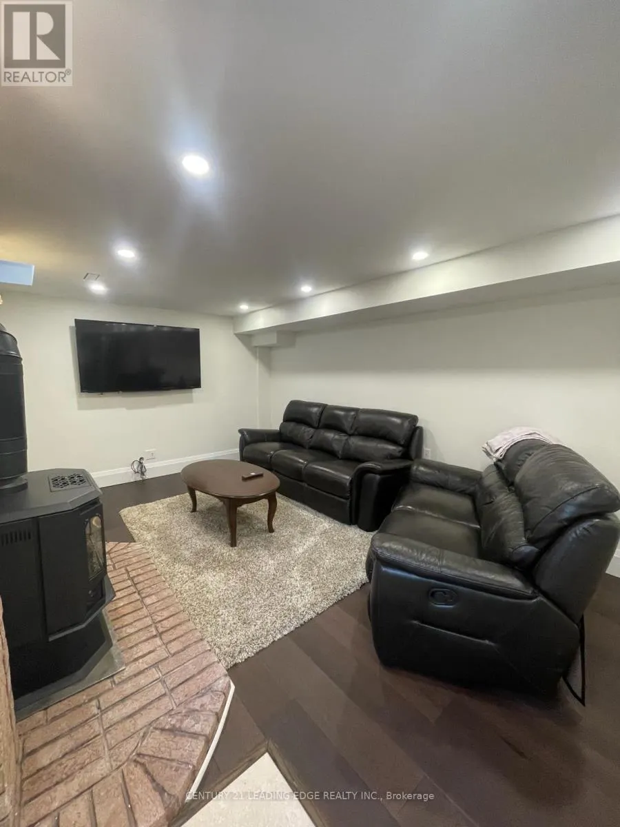 1000 LOVINGSTON CRESCENT
