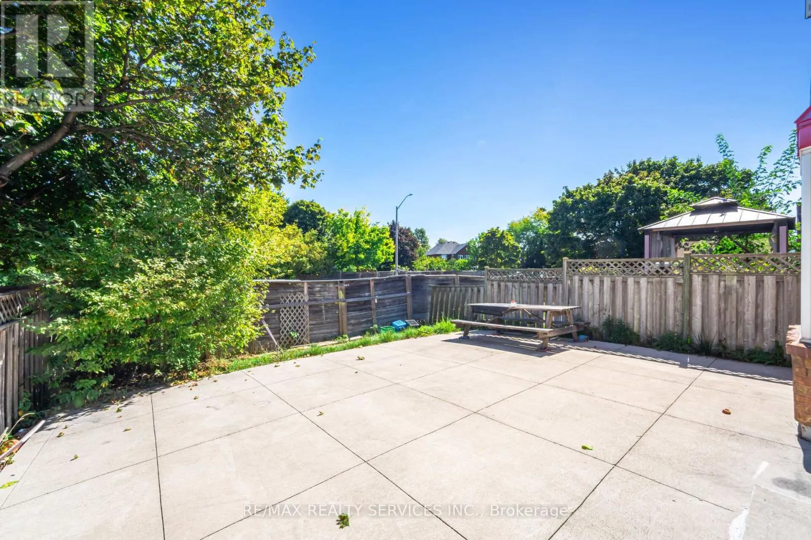 120 LEEWARD DRIVE