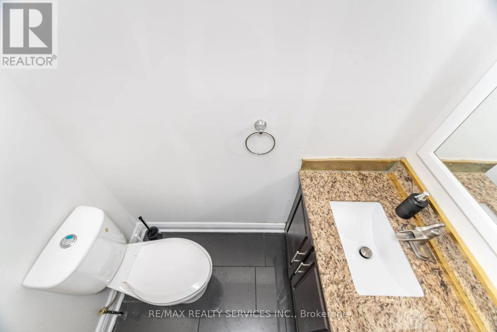 120 LEEWARD DRIVE