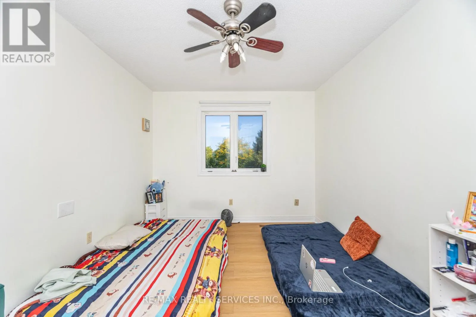 120 LEEWARD DRIVE