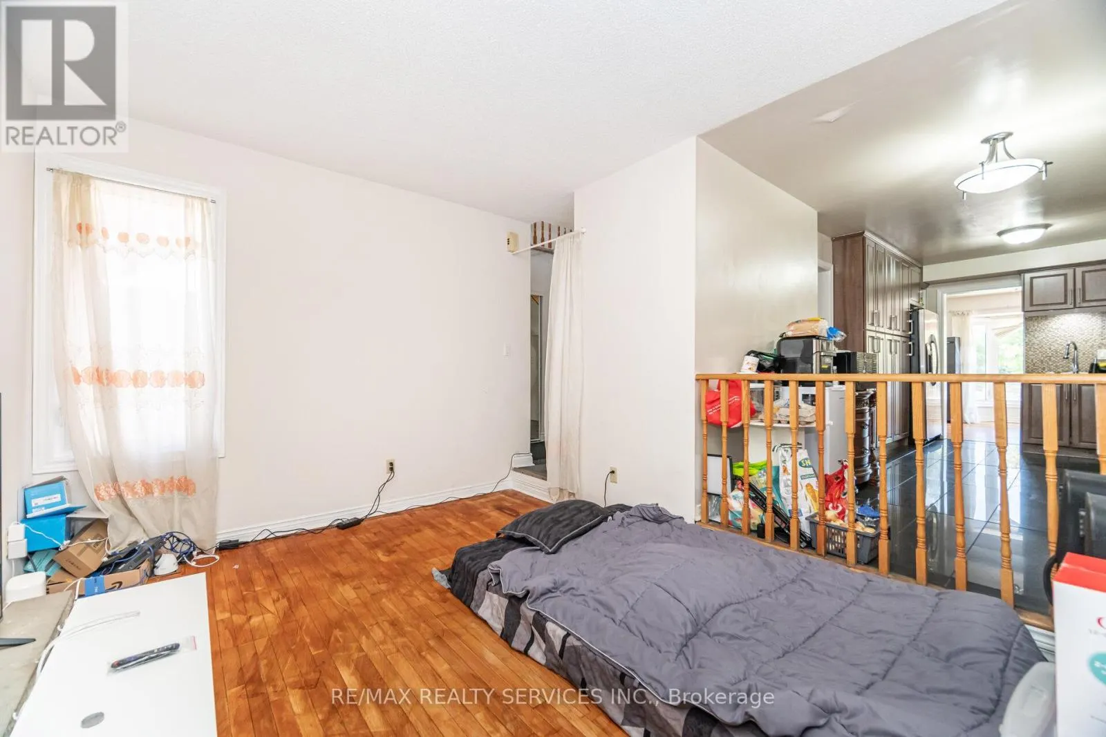 120 LEEWARD DRIVE