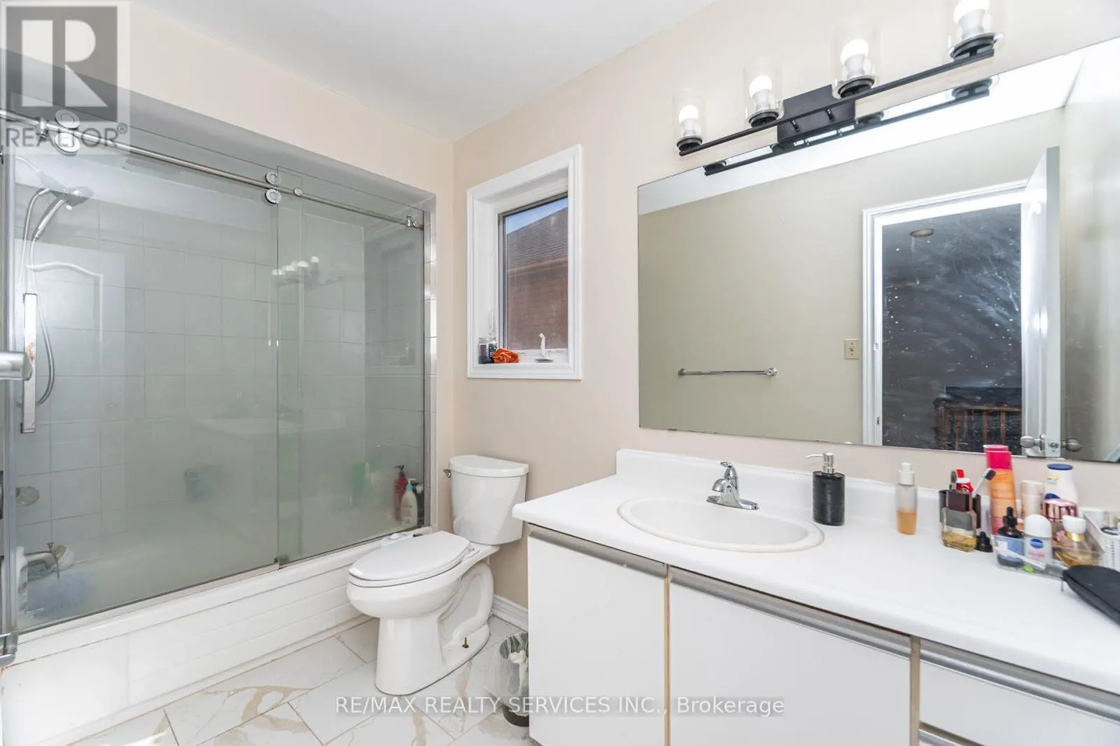 120 LEEWARD DRIVE