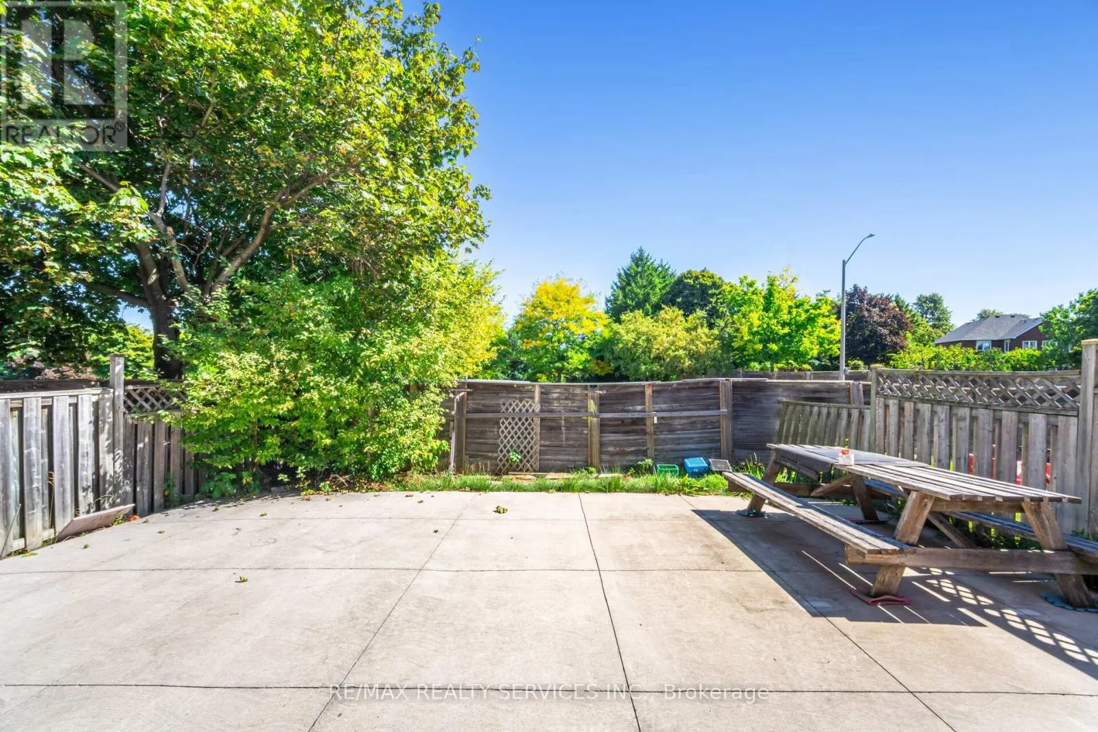 120 LEEWARD DRIVE