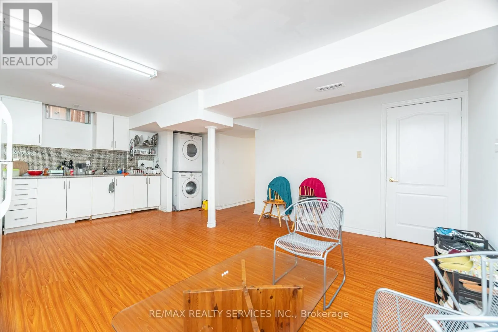 120 LEEWARD DRIVE