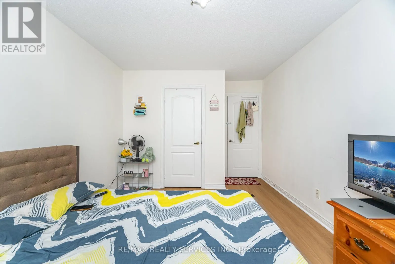 120 LEEWARD DRIVE