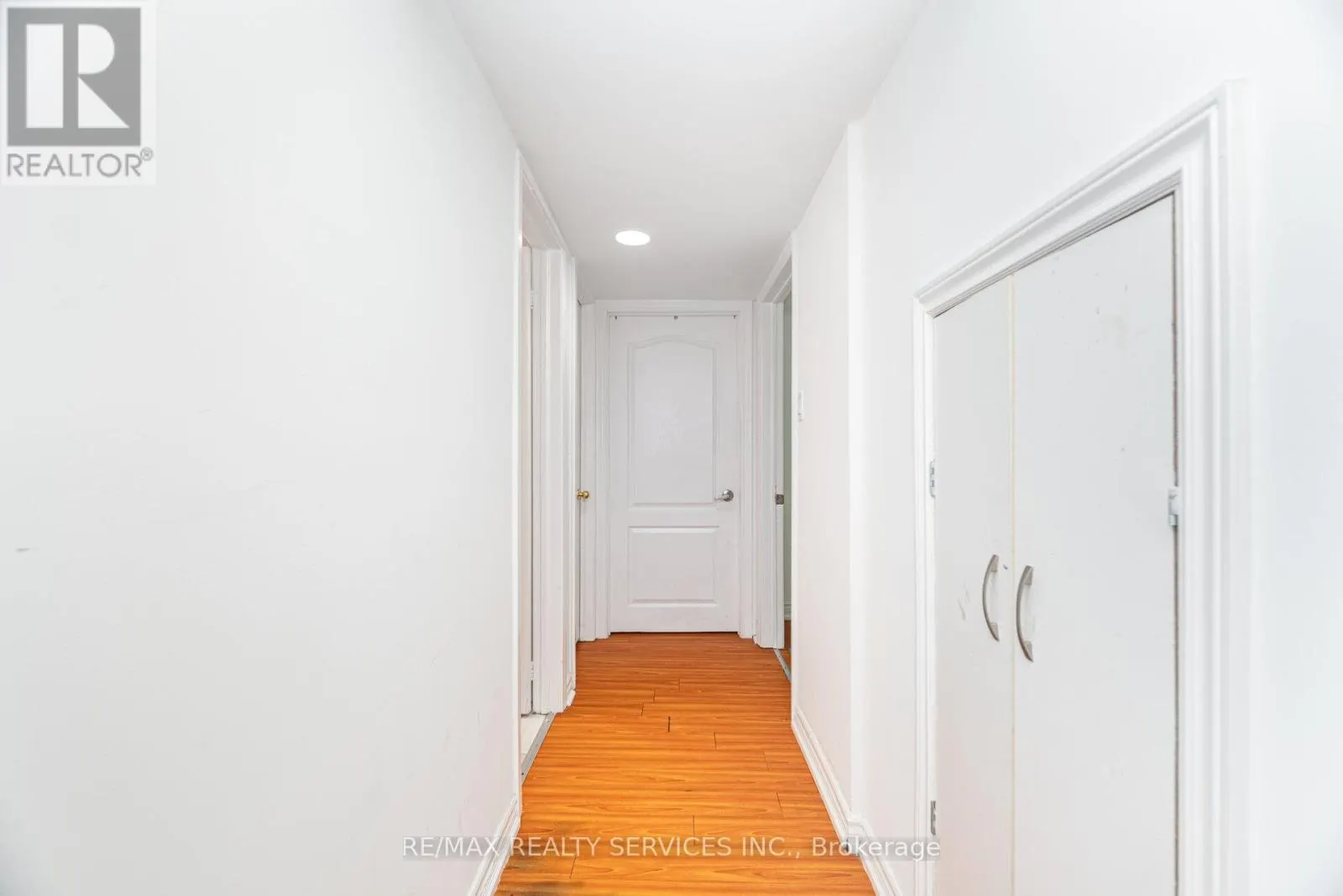 120 LEEWARD DRIVE