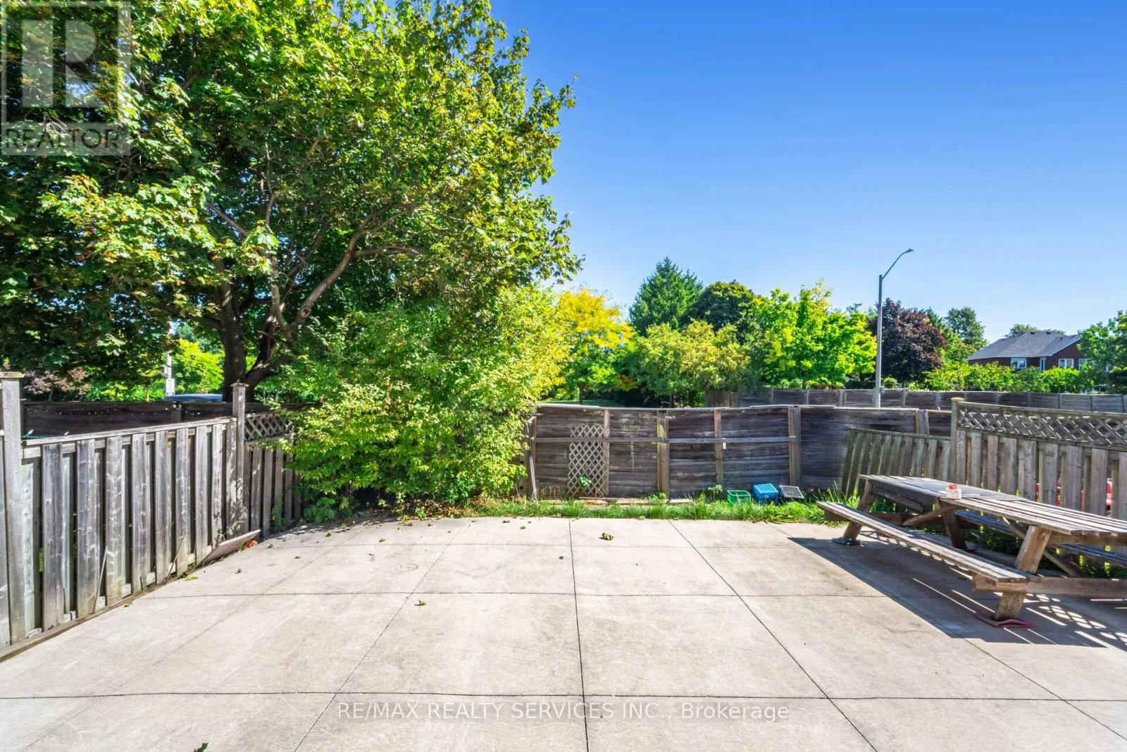 120 LEEWARD DRIVE