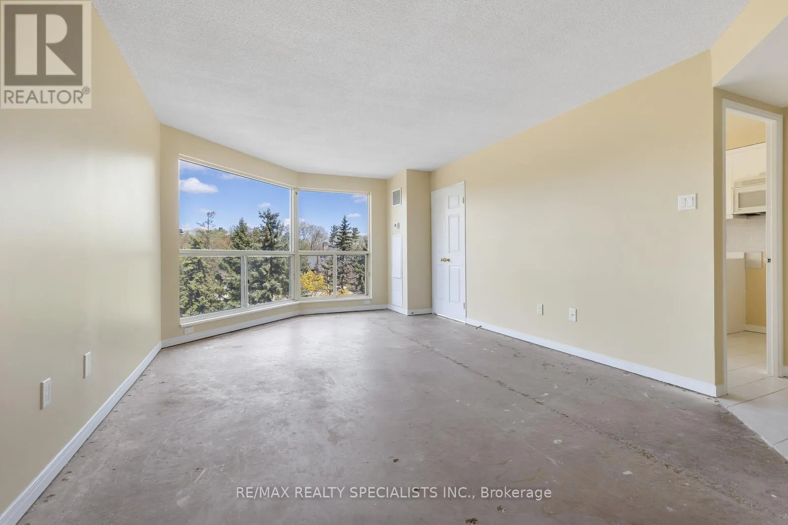 506 - 1700 THE COLLEGEWAY