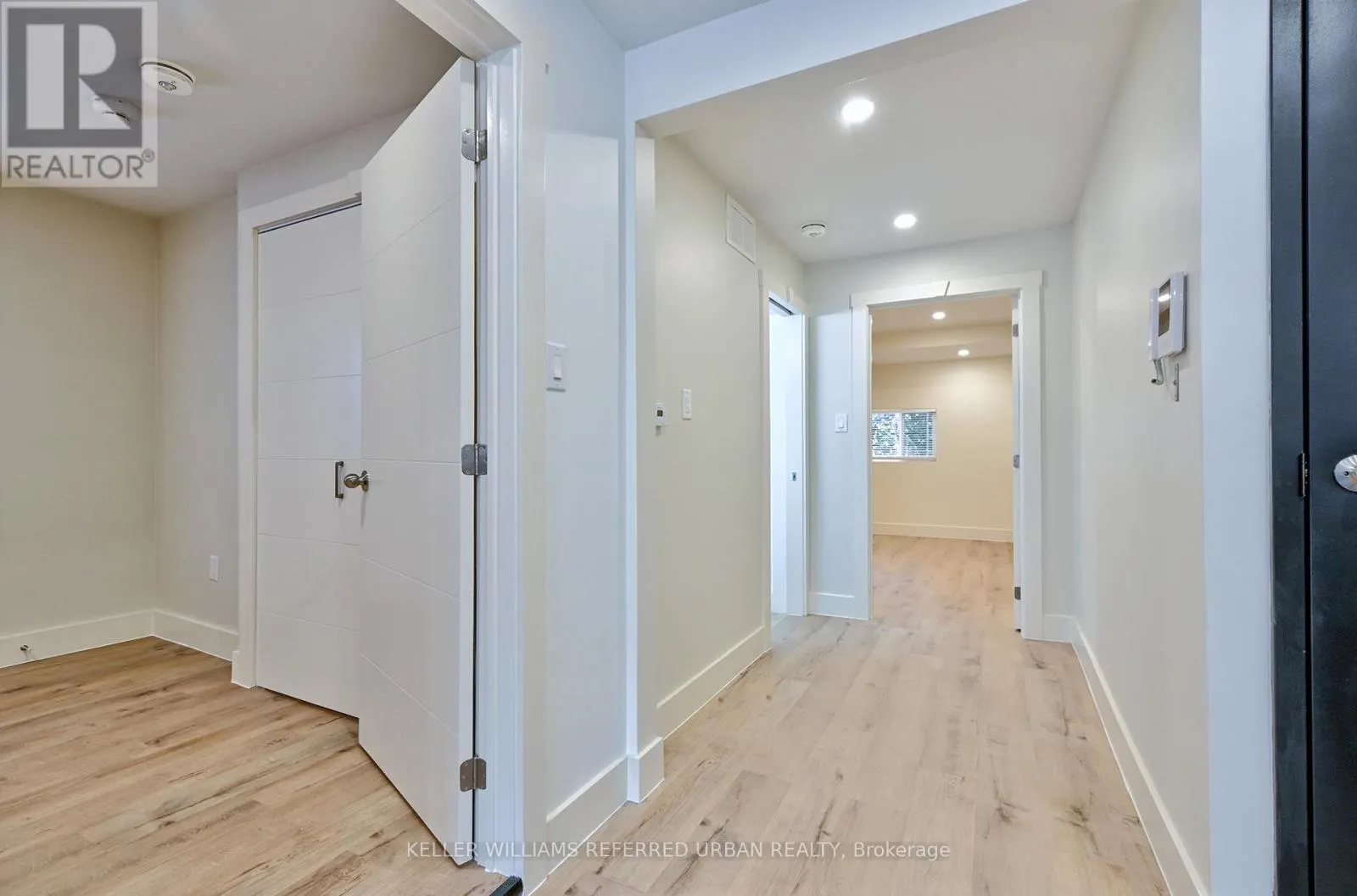 2 - 28 SILVERTHORN AVENUE