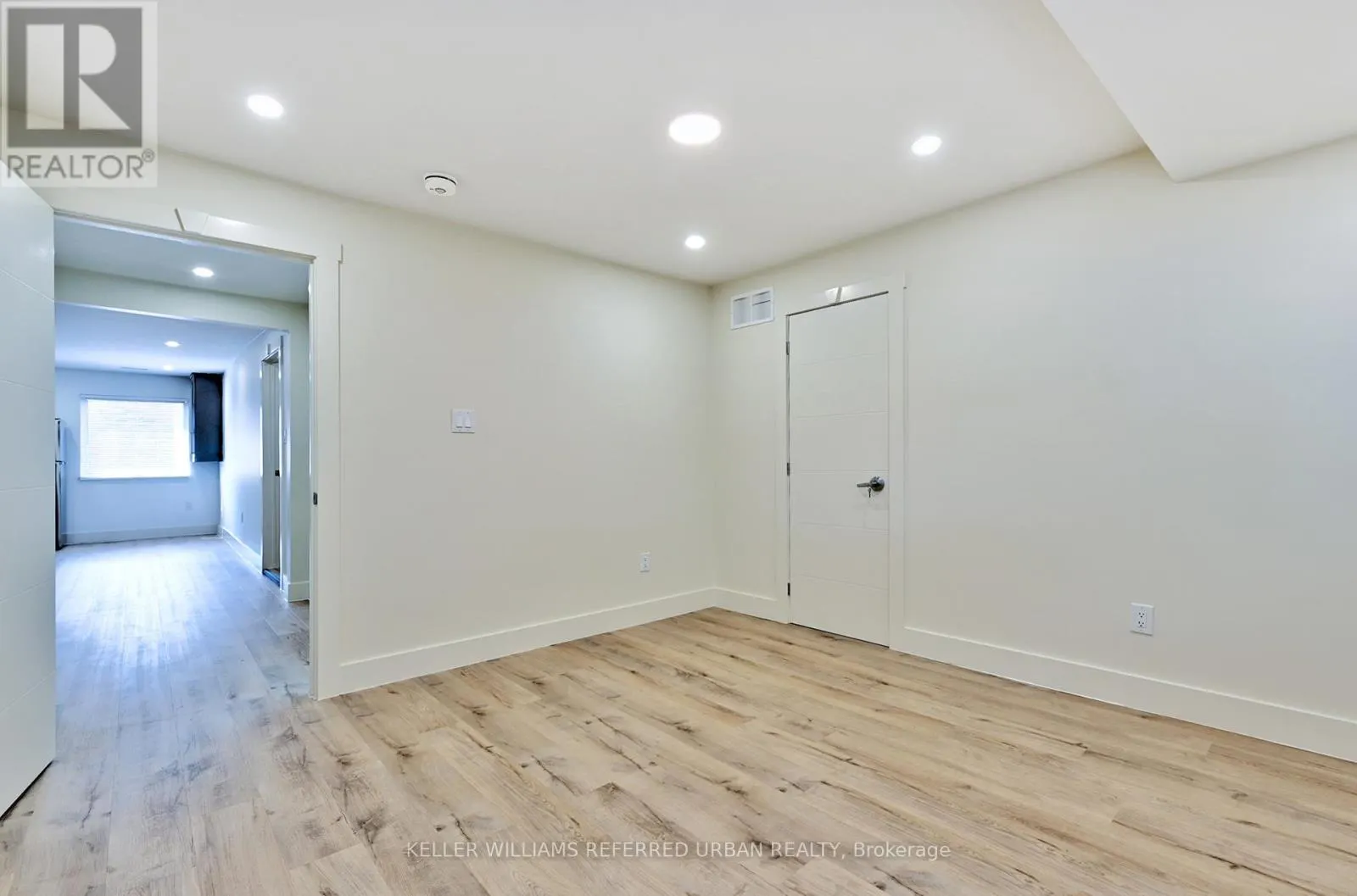 2 - 28 SILVERTHORN AVENUE