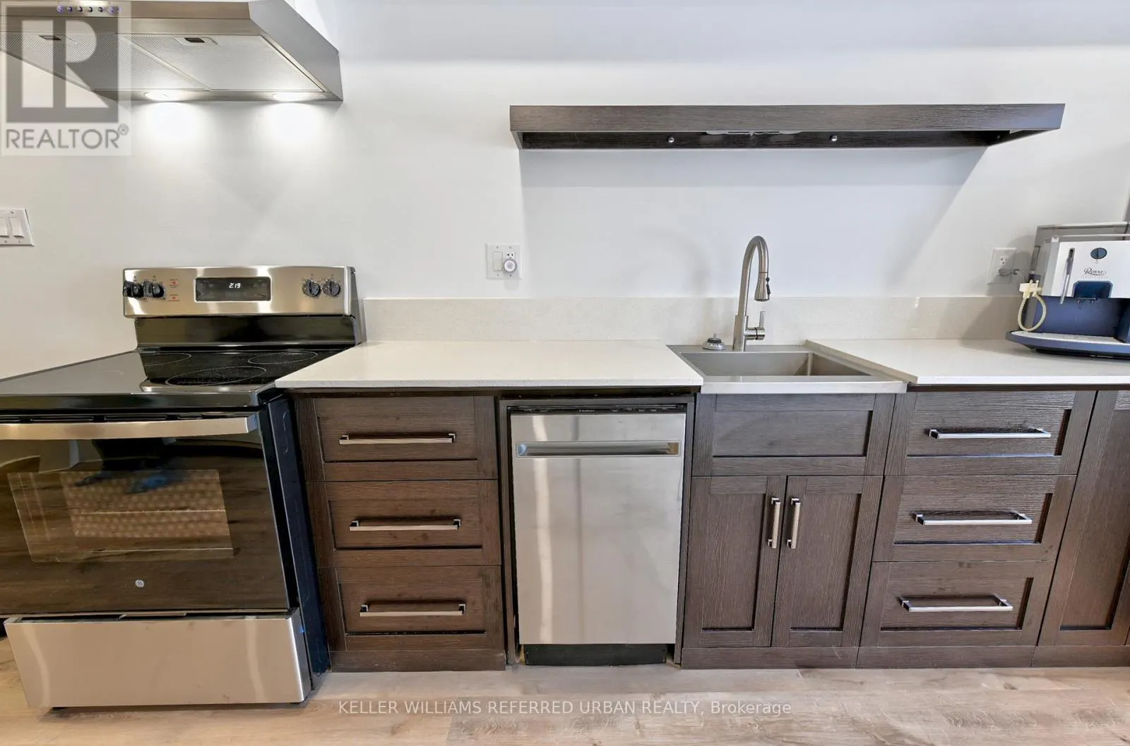2 - 28 SILVERTHORN AVENUE