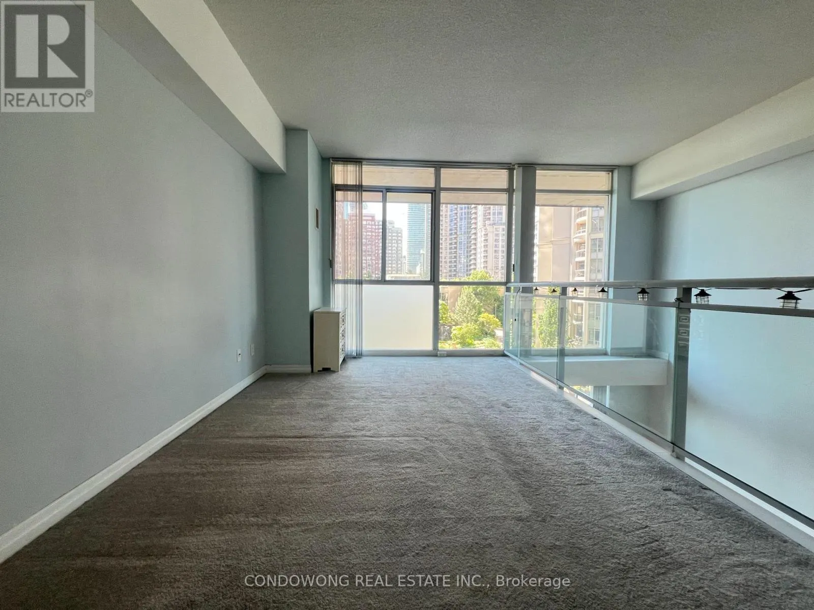 305 - 225 WEBB DRIVE