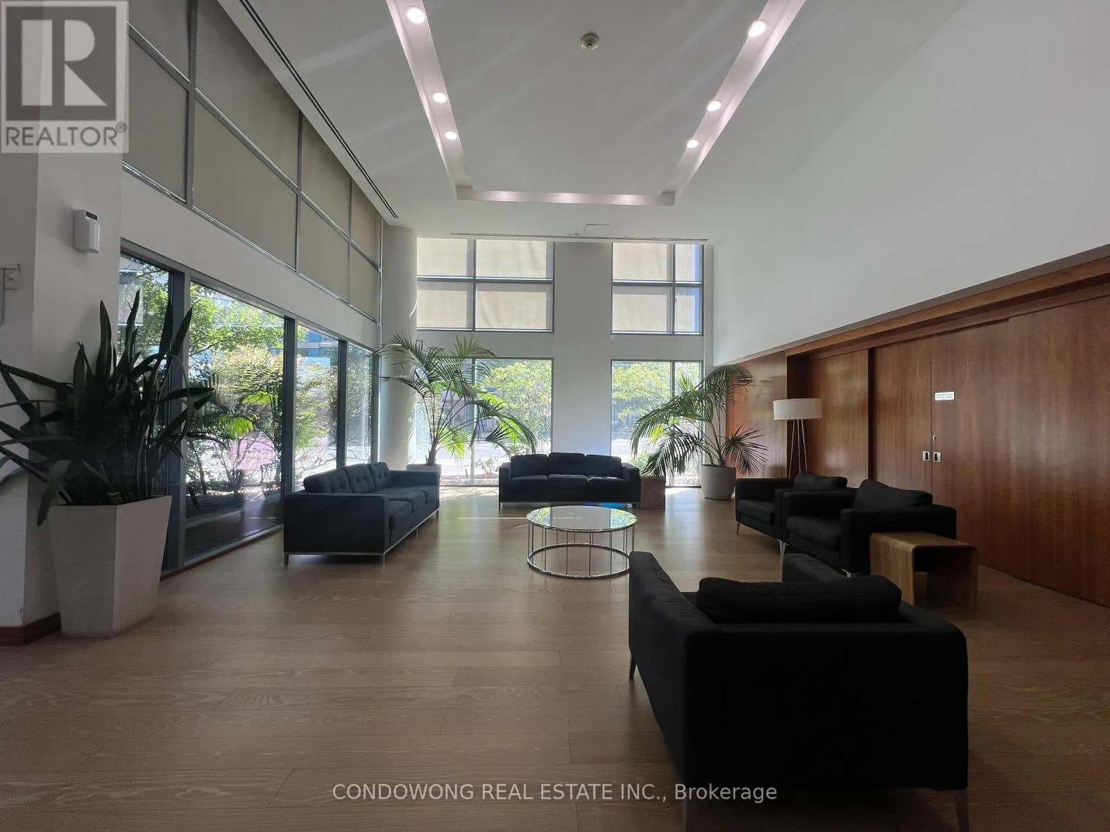 305 - 225 WEBB DRIVE