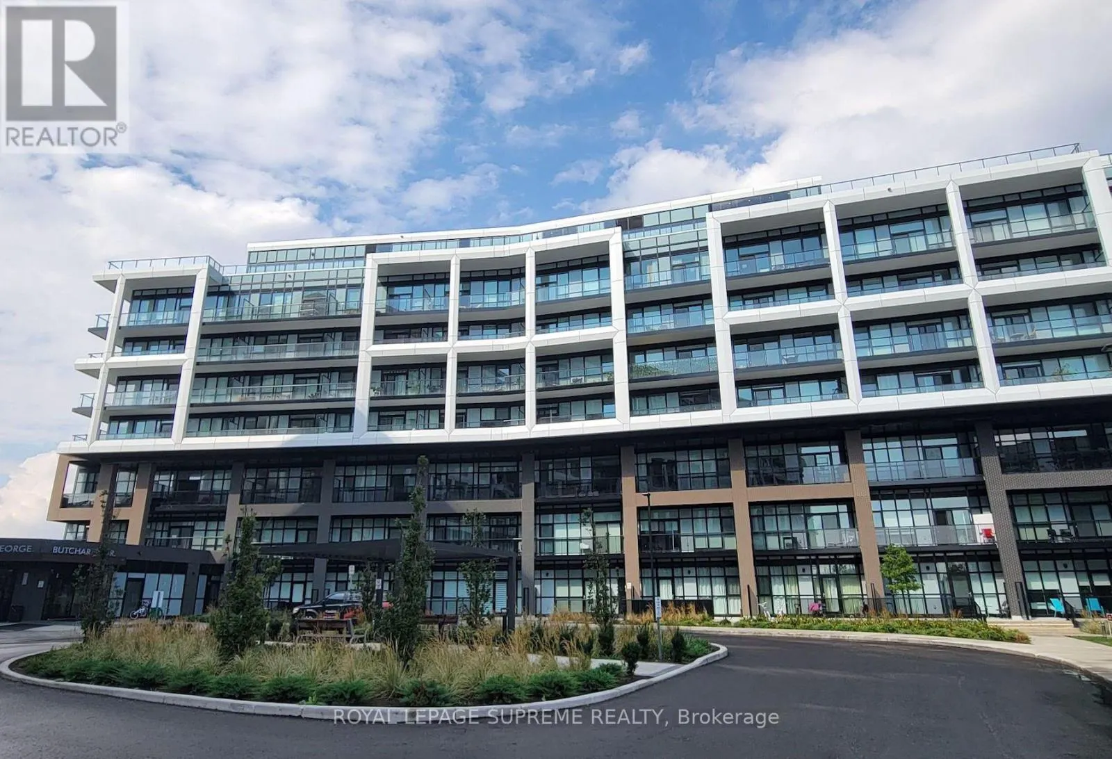 618 - 60 GEORGE BUTCHART DRIVE