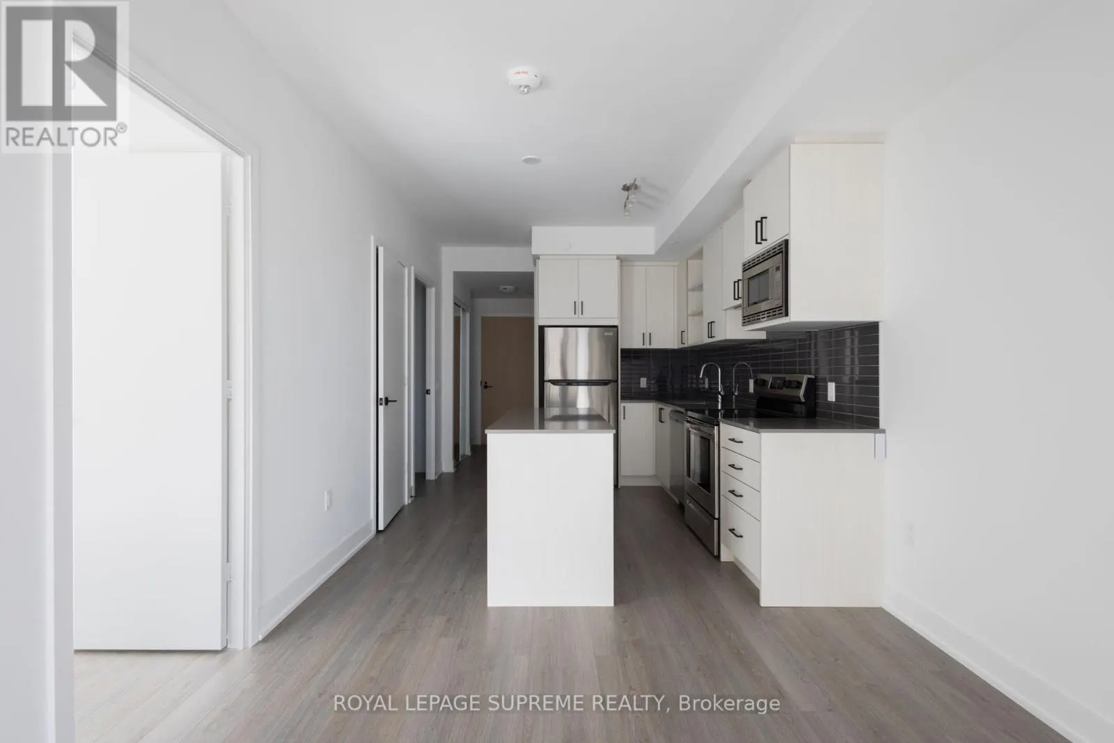 618 - 60 GEORGE BUTCHART DRIVE