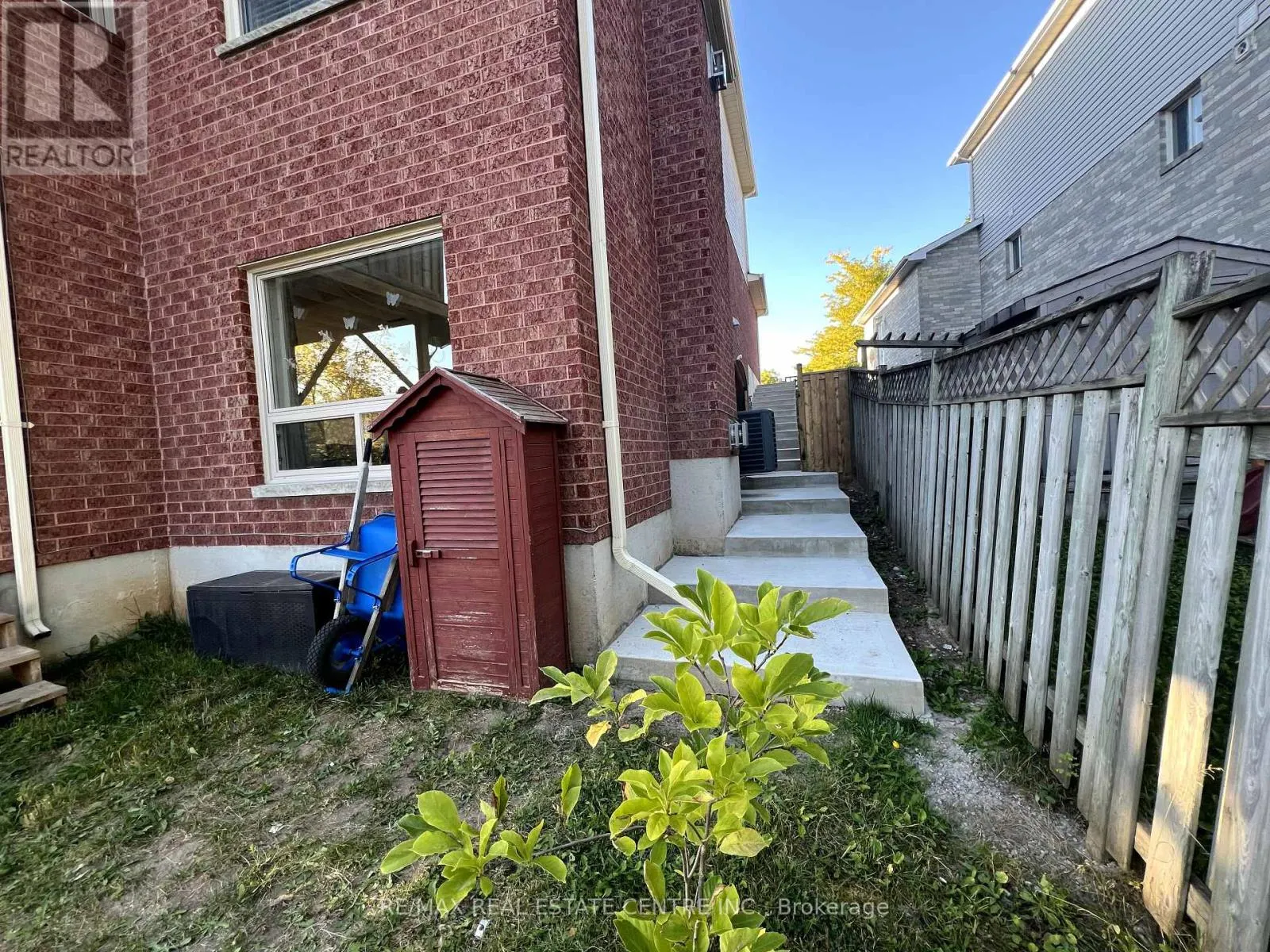 22 LAWTON COURT
