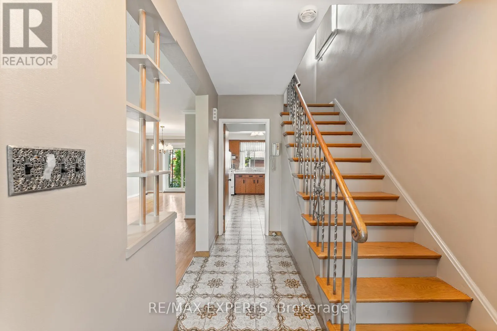 19 PETERDALE ROAD