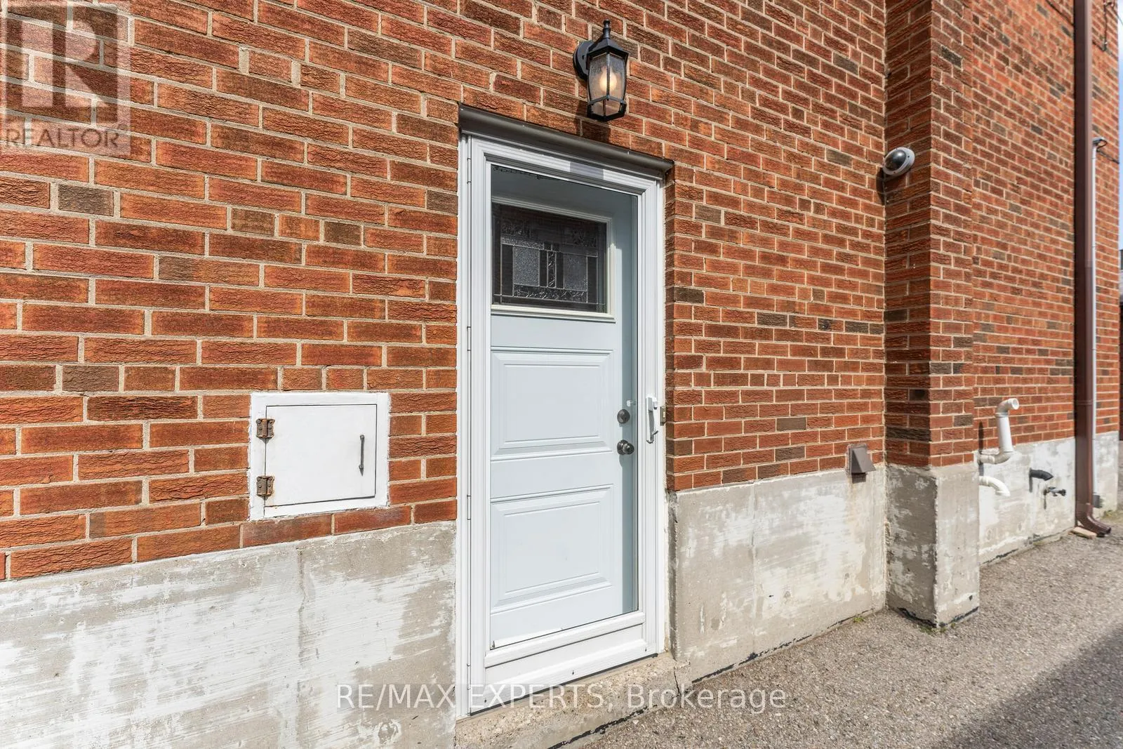 19 PETERDALE ROAD