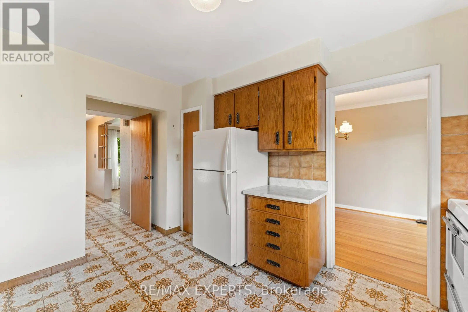 19 PETERDALE ROAD