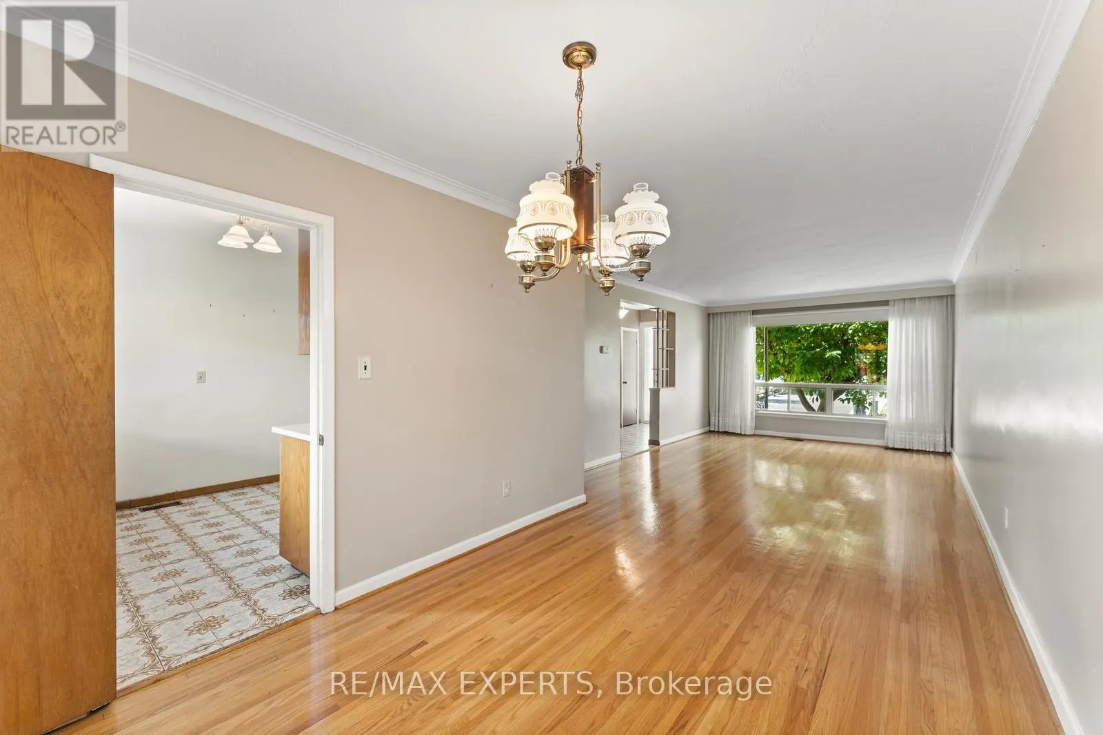 19 PETERDALE ROAD