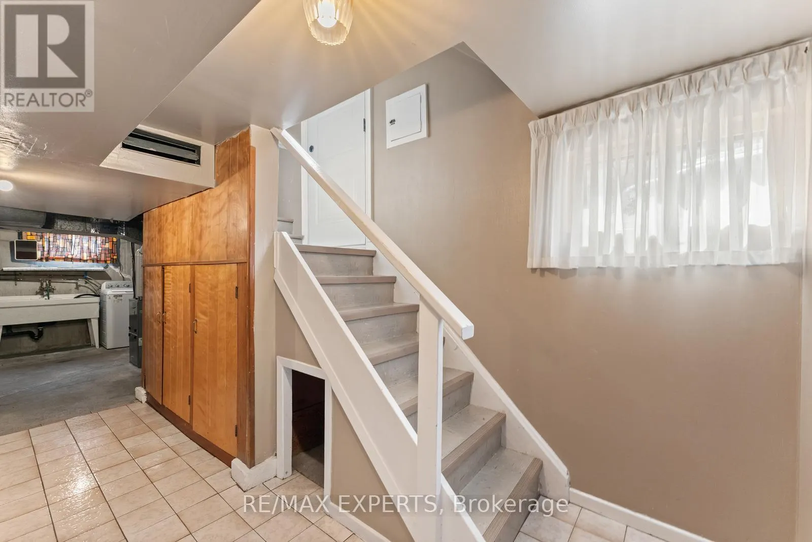 19 PETERDALE ROAD