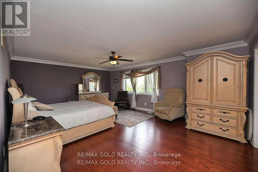 42 LOUVAIN DRIVE