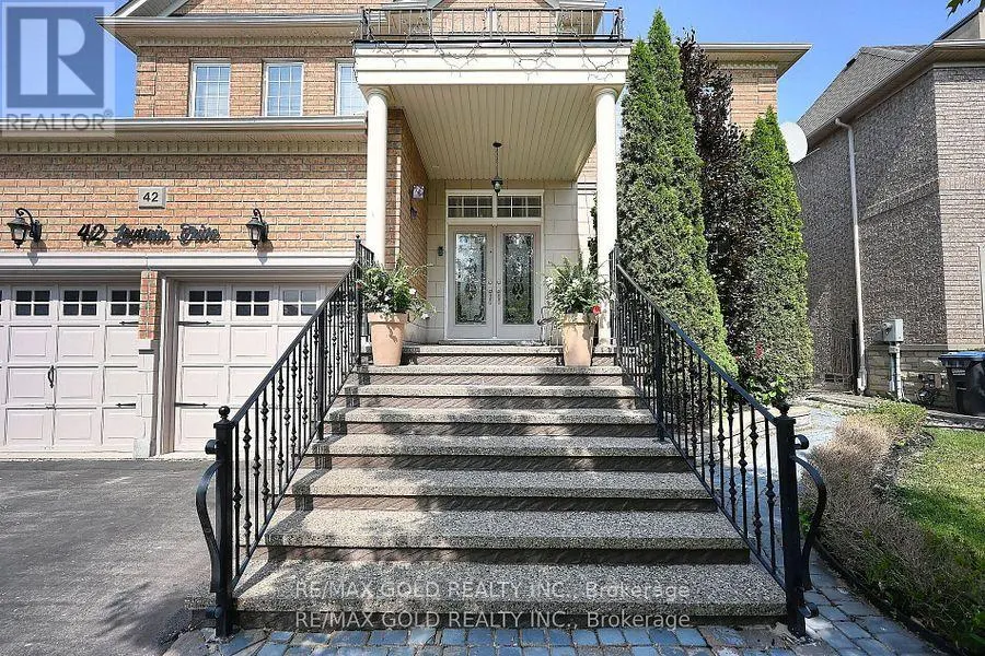 42 LOUVAIN DRIVE