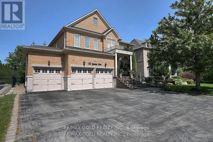 42 LOUVAIN DRIVE