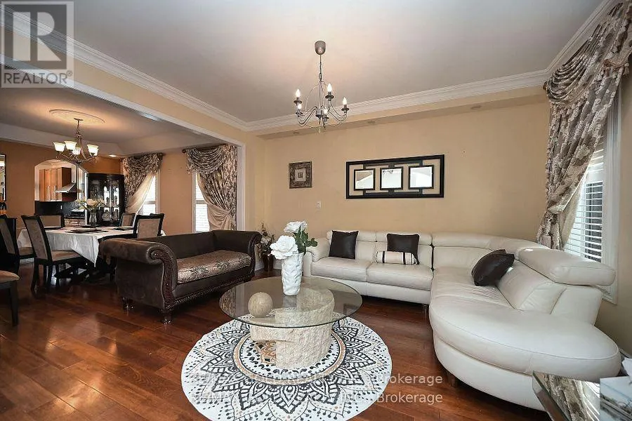 42 LOUVAIN DRIVE