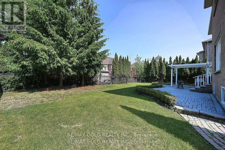 42 LOUVAIN DRIVE